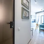 5 шагов до моря - Five Steps To The Sea Apartment *