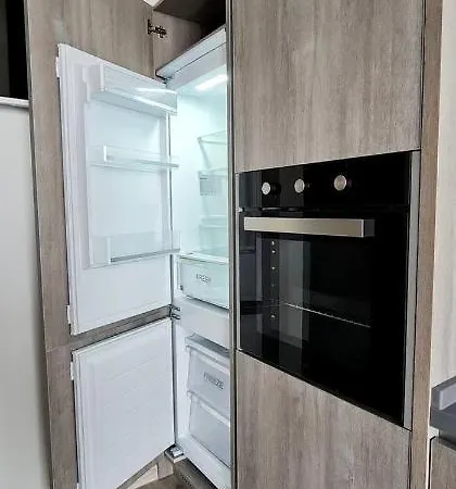 5 шагов до моря - Five Steps To The Sea Apartment *