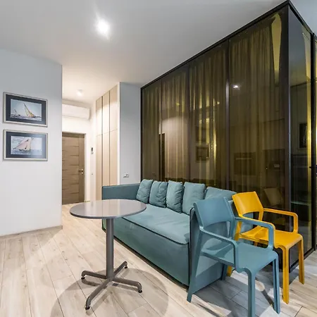 5 шагов до моря - Five Steps To The Sea Apartment *