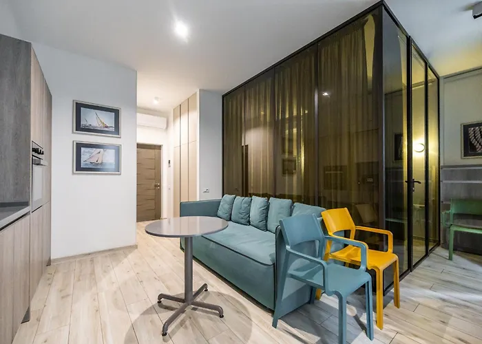 5 шагов до моря - Five Steps To The Sea Apartment *